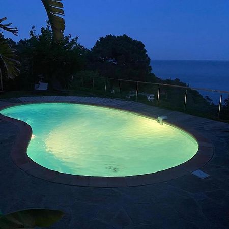 Villa Les Alizes Le Le Rayol-Canadel-sur-Mer エクステリア 写真