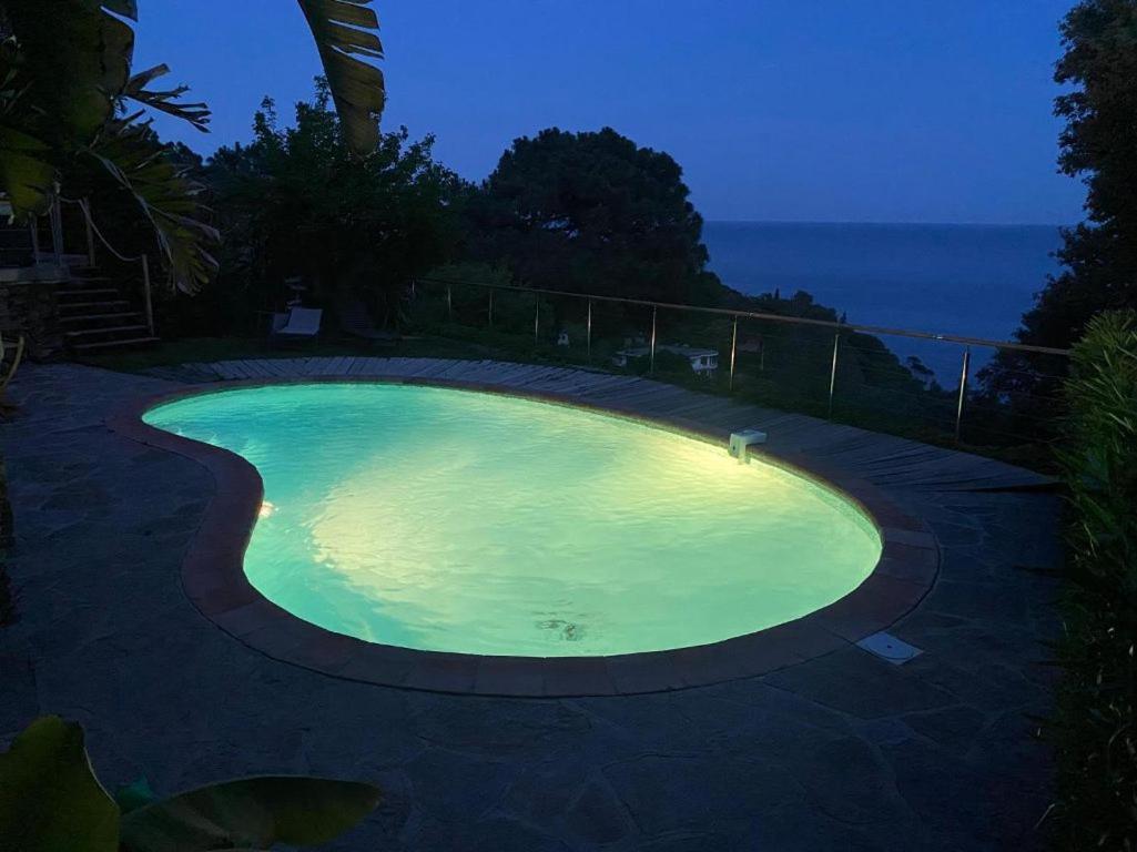 Villa Les Alizes Le Le Rayol-Canadel-sur-Mer エクステリア 写真